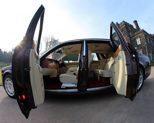 Modern Wedding Cars image 18